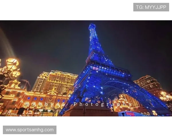 澳门巴黎人埃菲尔铁塔夜景灯光秀欣赏,体验巴黎夜色的浪漫魔力 澳门巴黎人埃菲尔铁塔夜景灯光秀欣赏,体验巴黎夜色的浪漫魔力